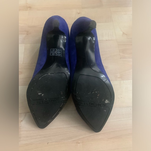Nine West Blue Suede Heels. - Picture 8 of 9